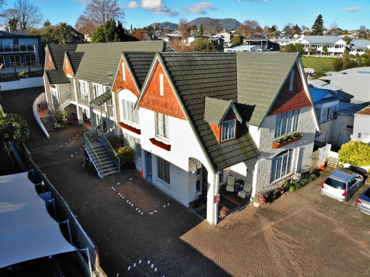 Colonial Lodge Motel Taupo Exterior photo