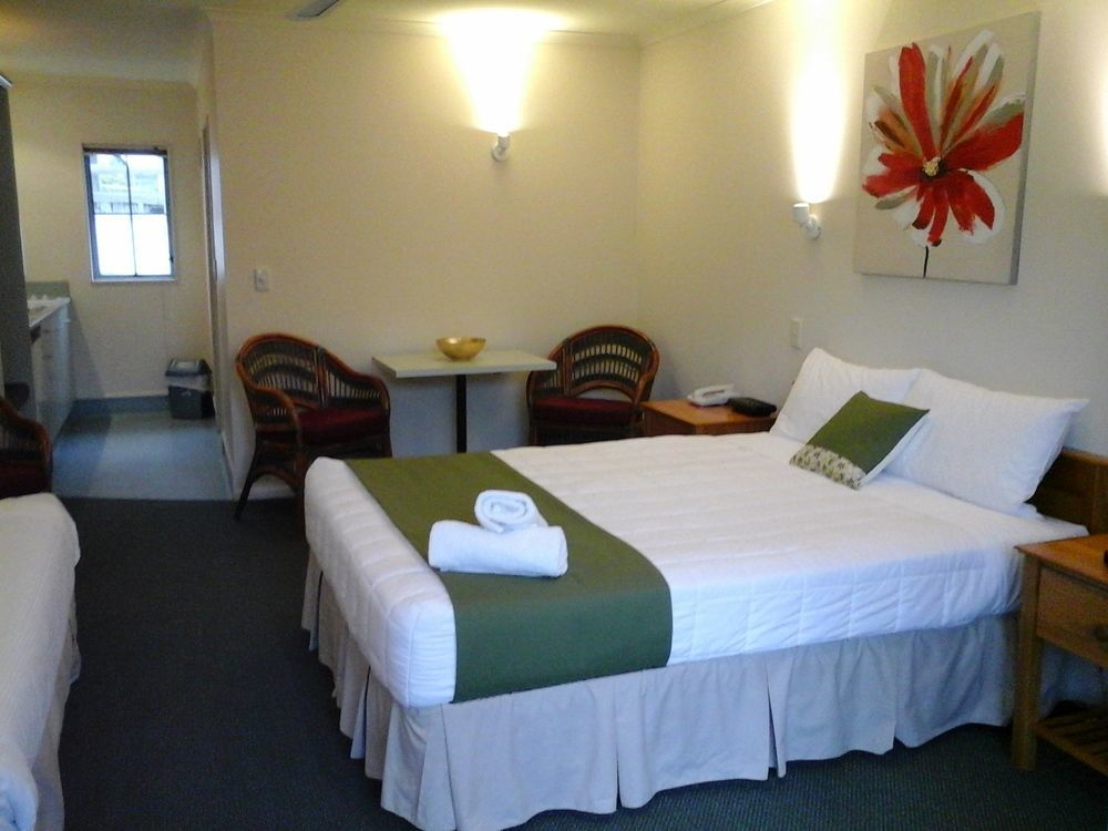 Colonial Lodge Motel Taupo Exterior photo