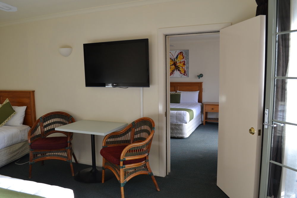 Colonial Lodge Motel Taupo Exterior photo