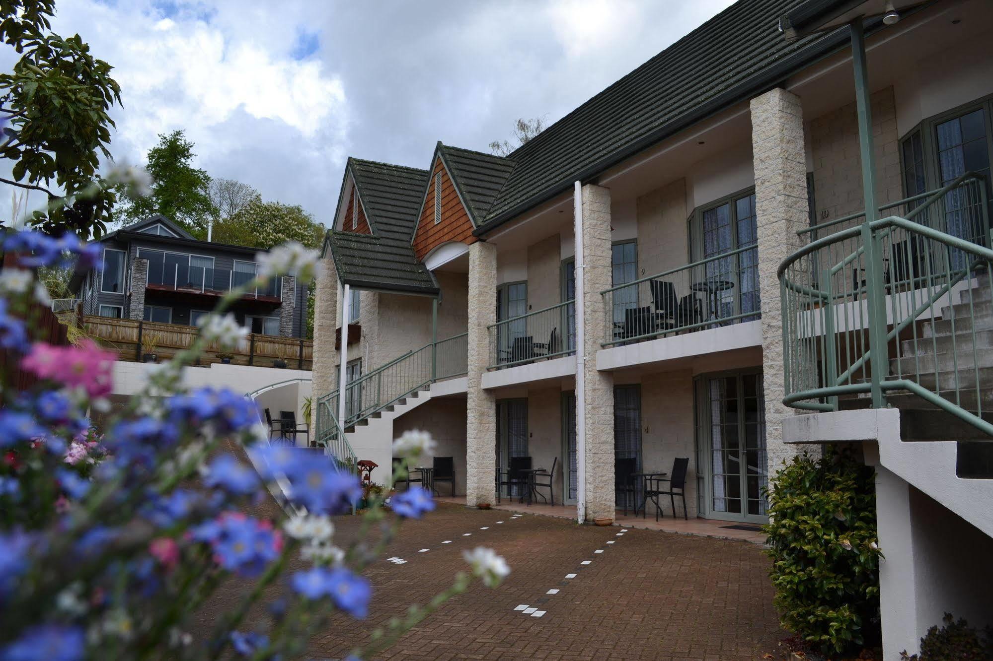 Colonial Lodge Motel Taupo Exterior photo