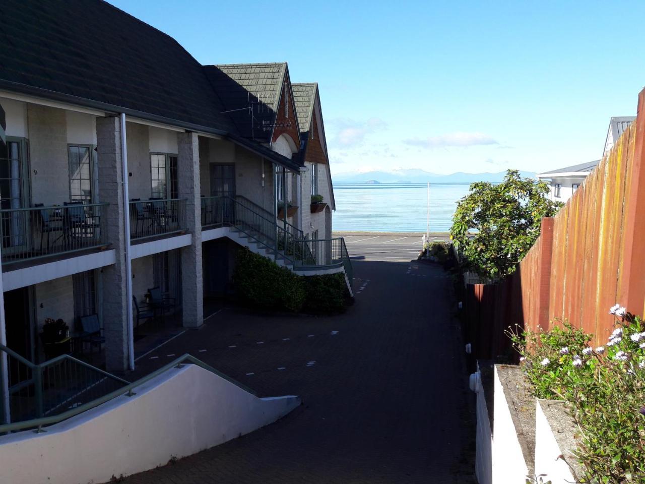 Colonial Lodge Motel Taupo Exterior photo