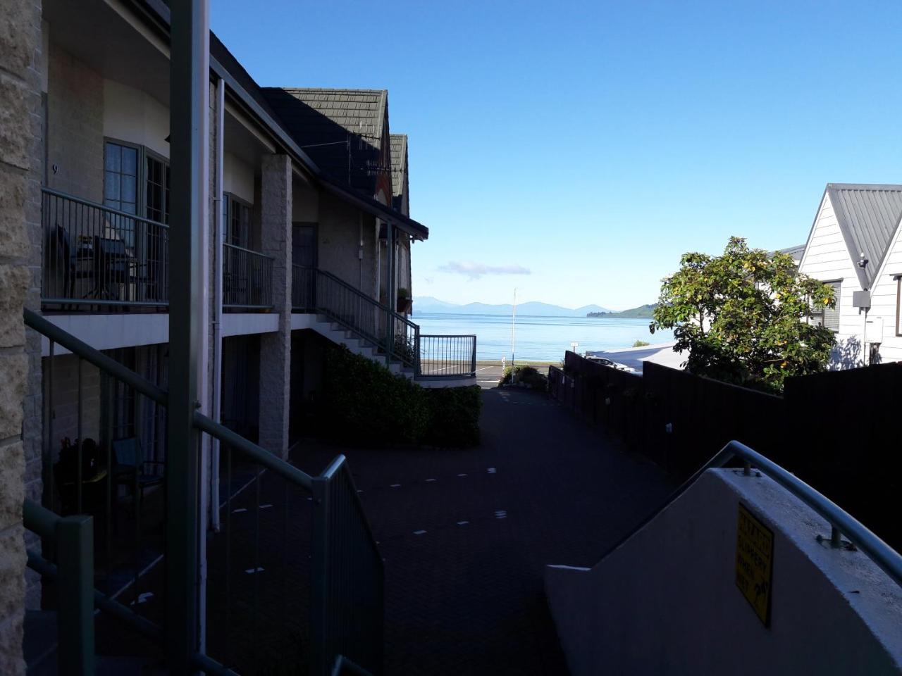 Colonial Lodge Motel Taupo Exterior photo