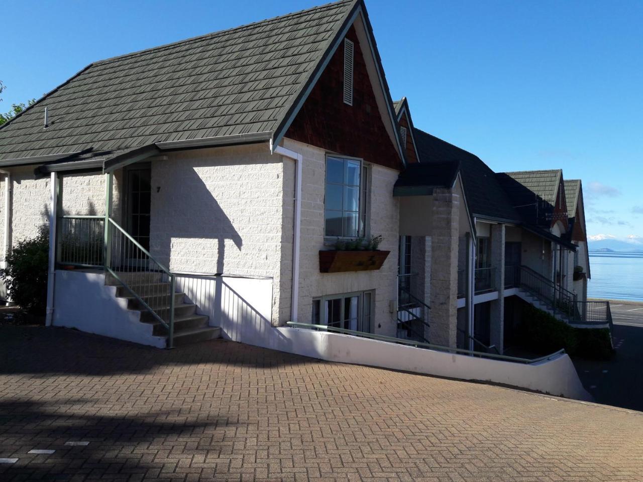 Colonial Lodge Motel Taupo Exterior photo